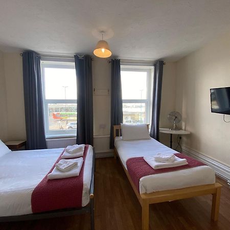 Lady Hamilton Inn Портсмът Екстериор снимка